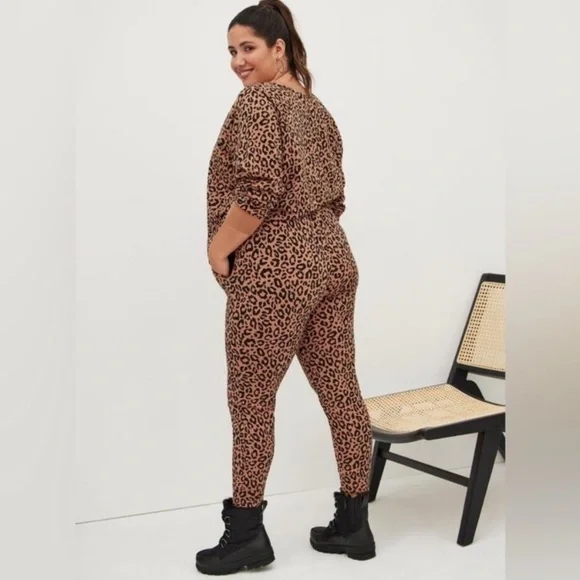 Torrid Leopard Joggers 1X Cozy Lounge Pants Animal Print Drawstring Athleisure - Picture 2 of 8